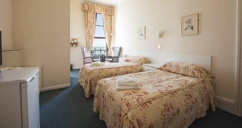 Claremont Lions Hotel Истборн Екстериор снимка