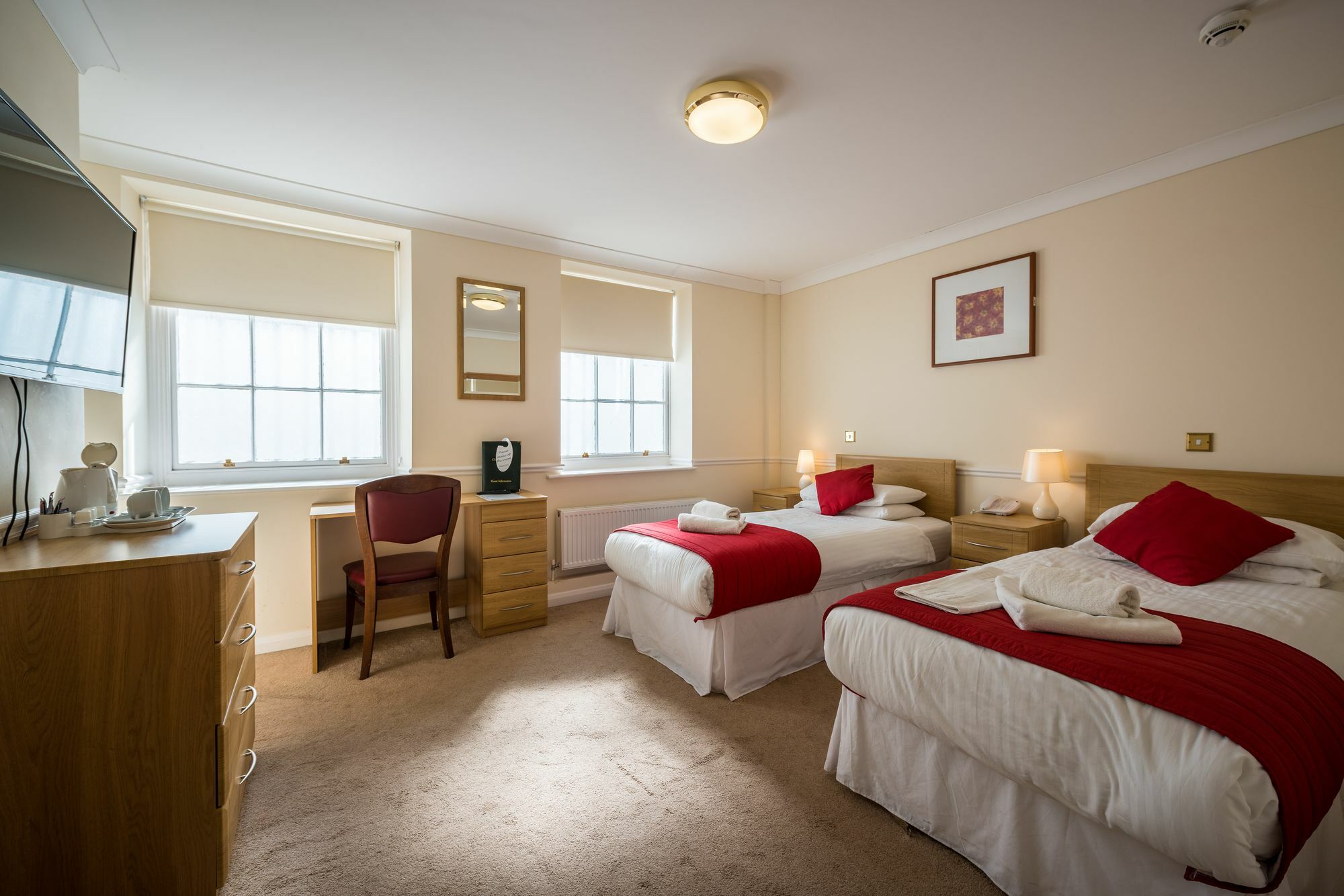 Claremont Lions Hotel Истборн Екстериор снимка