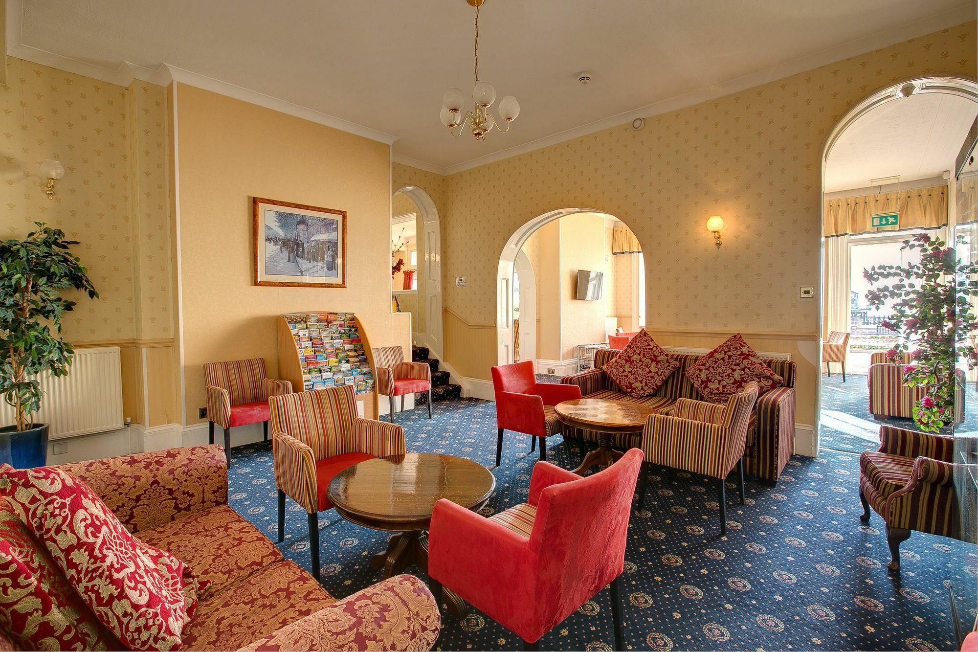 Claremont Lions Hotel Истборн Екстериор снимка